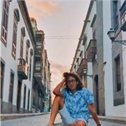 Ex-estudiante de master con notas notables en matematicas se ofrece de canguro y dar clases a niños de eduacion primaria y la eso